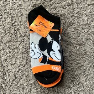 NWT 5pk Disney Halloween No Show Socks Size 4-10